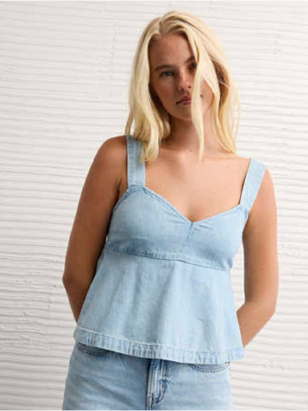 🧸 AEO | LIKE NEW • Chambray Bow Detailed Cami Top - Picture 3 of 5